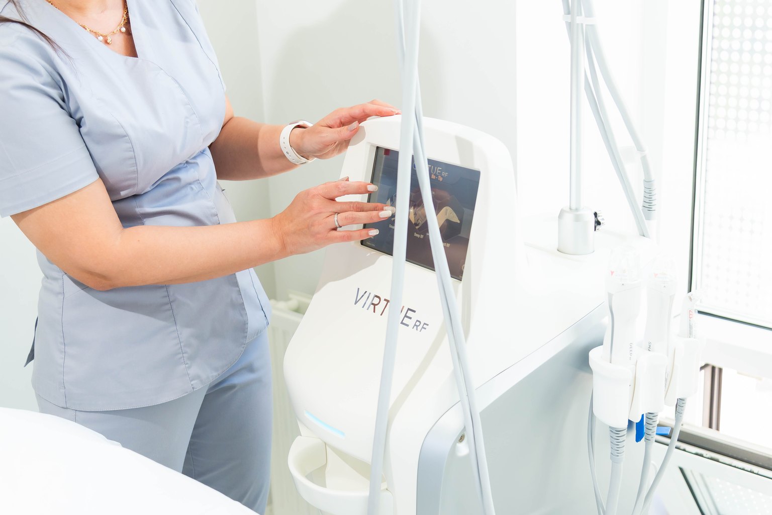 RF-Lifting Virtue: Microneedles Against Wrinkles After 35 — Sandler Wellness Center, [Kyiv](https://blog.sandler.com.ua/персональний-тренер-Kyiv-фітнес-sandler-індивідуальний-підхід-до-вашого-тіла)