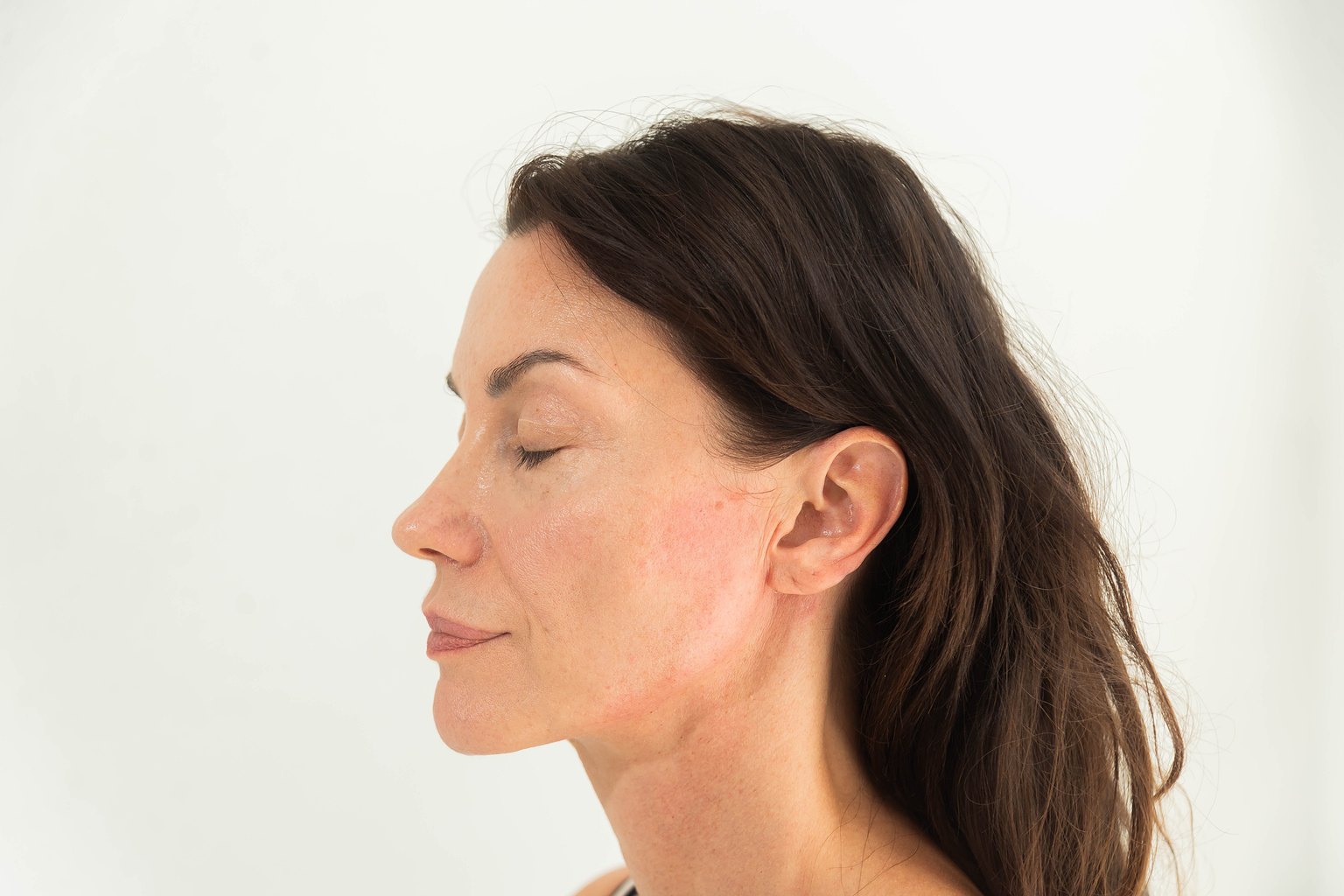 Spanish [facial massage](https://blog.sandler.com.ua/масаж-спини-vs-загальний-масаж-що-вибрати-при-болях-у-спині-відповідь-спа-директ): technique, mechanism of action, and real results