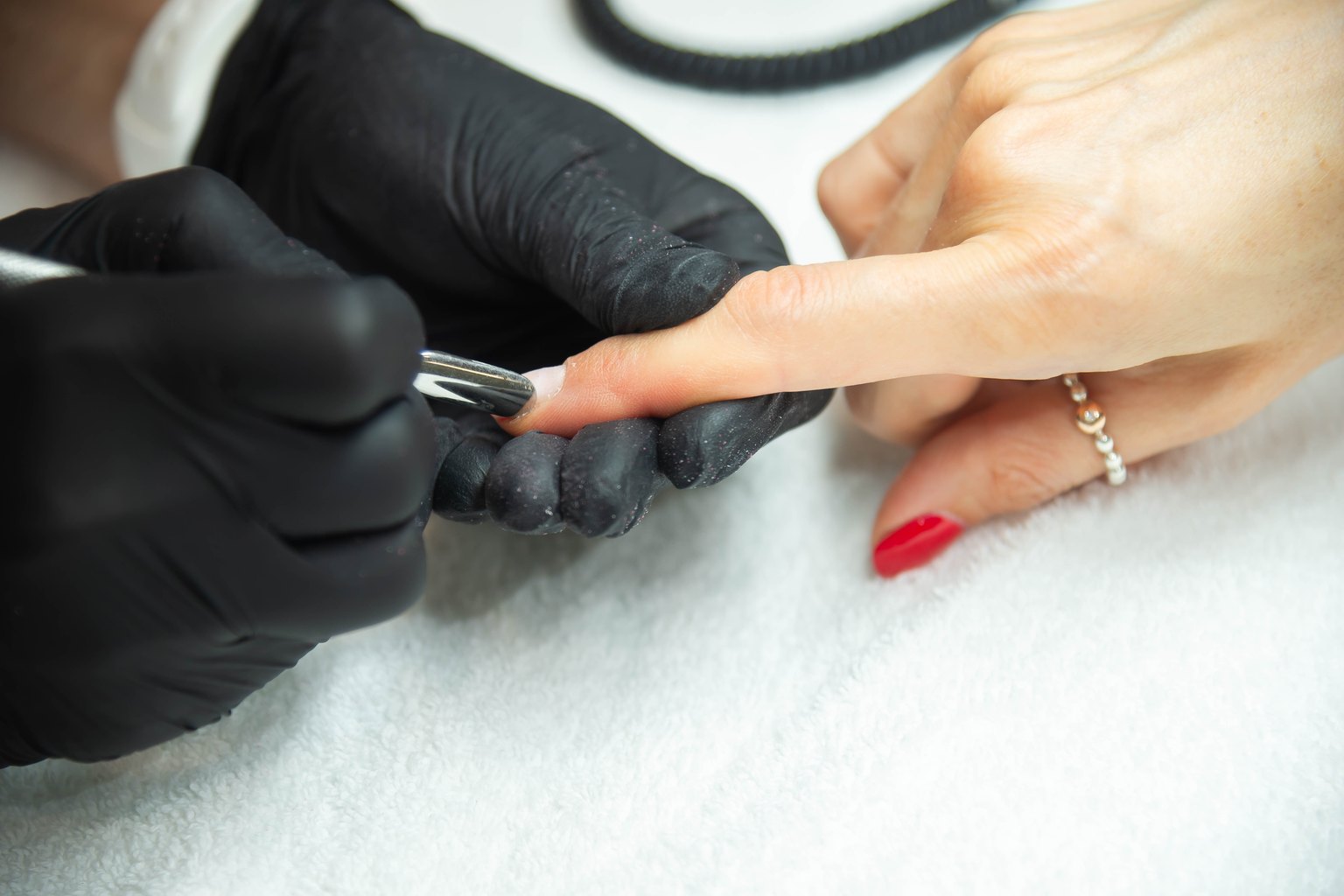 Hardware Pedicure vs Classic: Which is Better for Your Feet at Sandler Wellness Center, [Kyiv](https://blog.sandler.com.ua/персональний-тренер-Kyiv-фітнес-sandler-індивідуальний-підхід-до-вашого-тіла)
